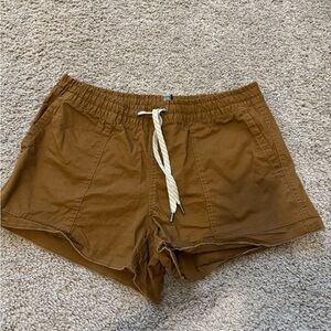 Vuori Cargo Shorts with Drawstring